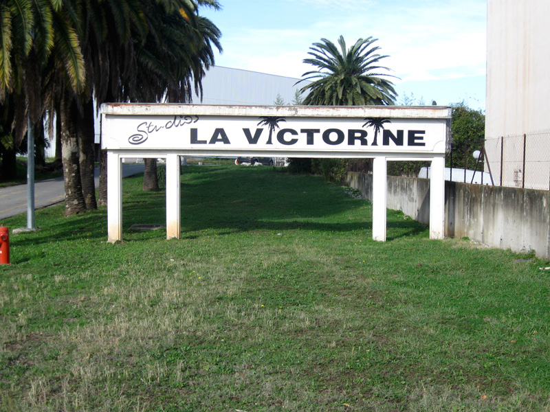 Entry to the Victorine Studios. Photograph © Ruth Barton